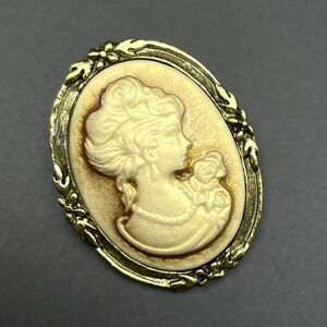 Yellow Gold Vintage Style Victorian Lady Maiden Cameo Pin Back Brooch